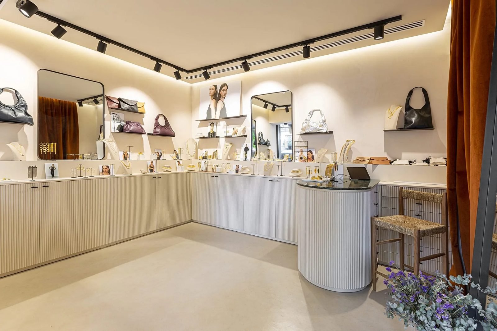 Retail space Moncollier for Moncollier, Madrid